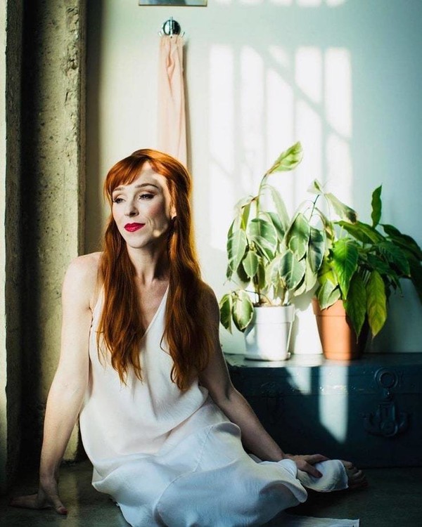 Ruth Connell - Centerblog